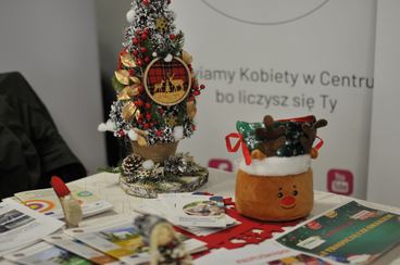 „Z tradycją i ze smakiem” w Ostrówku. Stoiska odwiedziły dziesiątki mieszkańców regionu